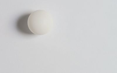 Shadow of a white ball Wallpaper