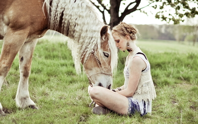 Blonde girl with a beautiful horse Wallpaper