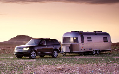 2013 Land Rover Range Rover and Airstream wallpaper