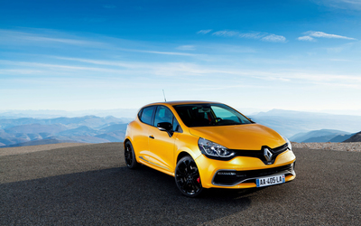 2013 Yellow Renault Clio RS 200 wallpaper