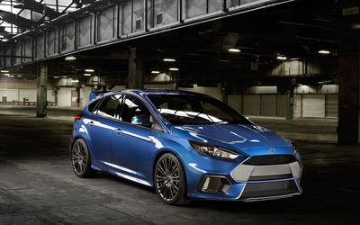 2015 Blue Ford Focus RS side view Wallpaper