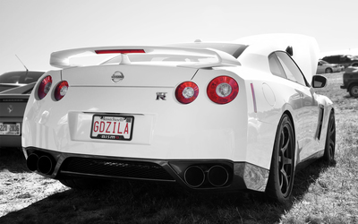 Back view of a white Nissan GT-R wallpaper