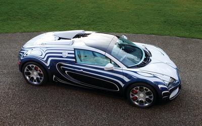 Bugatti Veyron Grand Sport with white stripes wallpaper