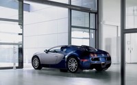 Bugatti Veyron in a showroom wallpaper 2880x1800 jpg