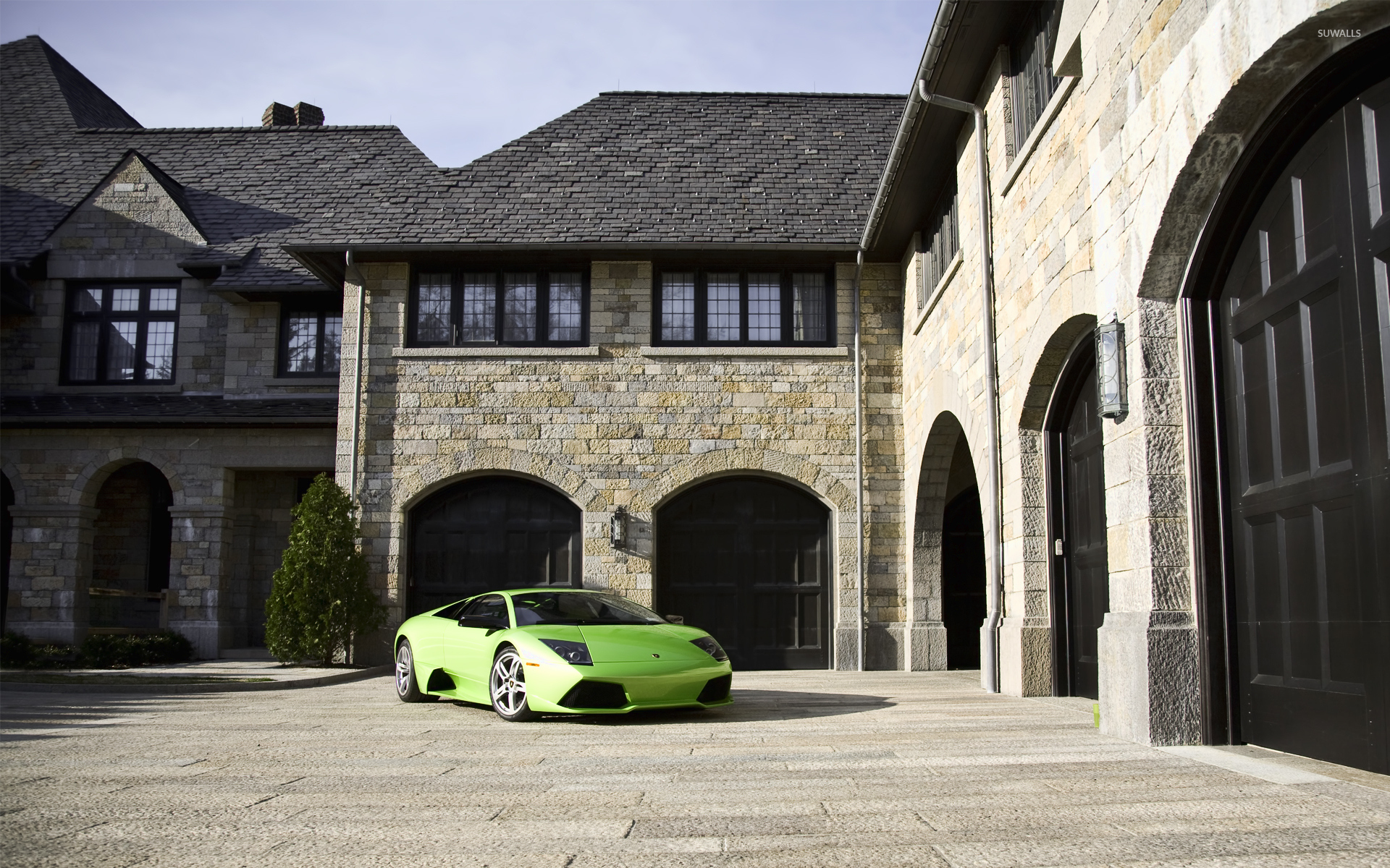 mansion with cars wallpaper