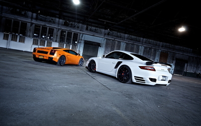Lamborghini Gallardo and Porsche 911 Wallpaper