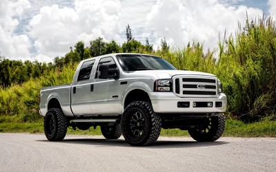 Silver Ford Super Duty front side view Wallpaper