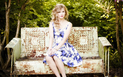 Taylor Swift [18] wallpaper