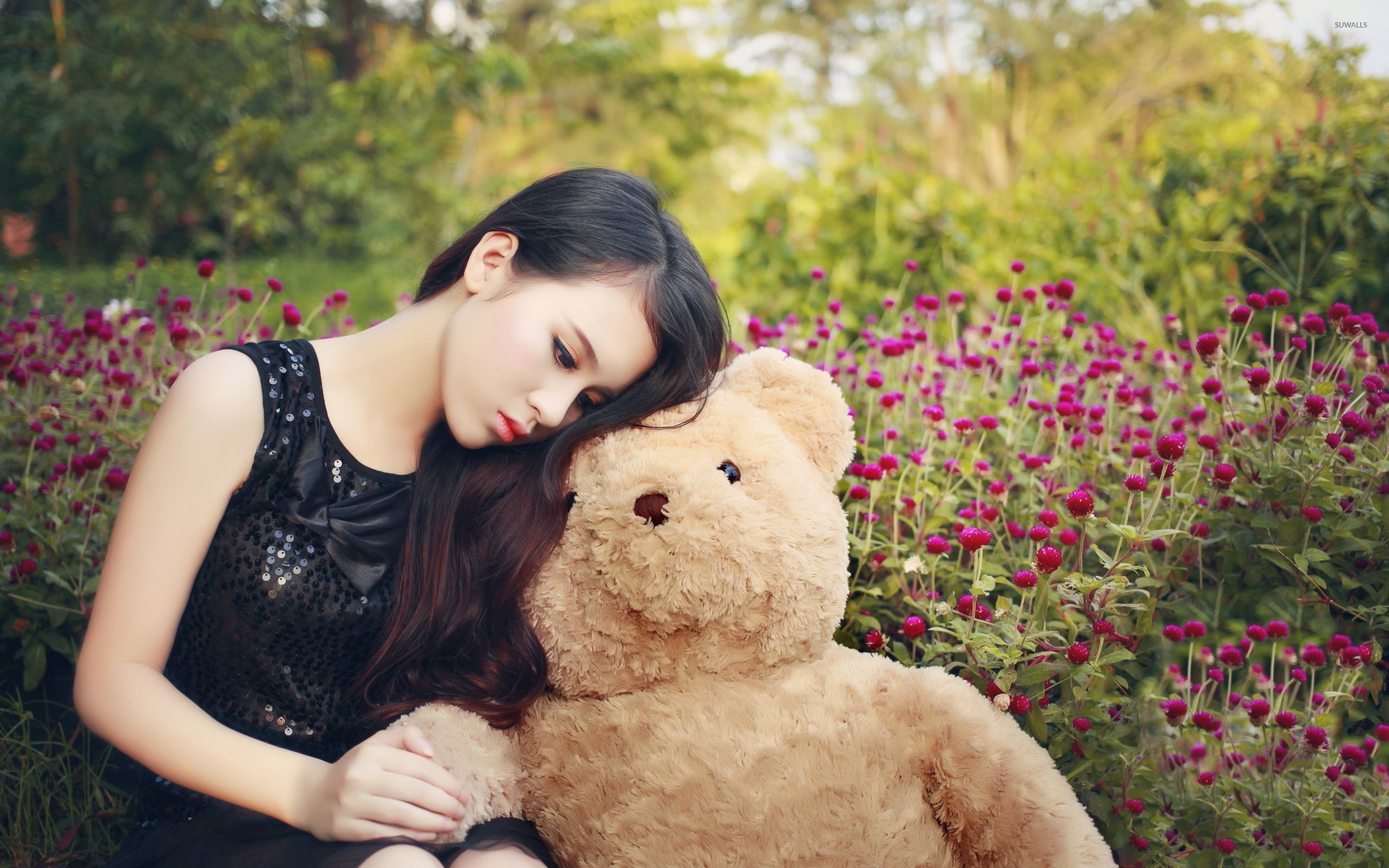 girl with teddy bear wallpaper