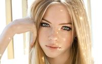 Sun light reflecting on Skye Stracke wallpaper 1920x1200 jpg