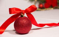 Bauble with a red ribbon wallpaper 2880x1800 jpg