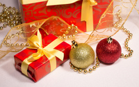 Baubles and Christmas presents wallpaper 3840x2160 jpg