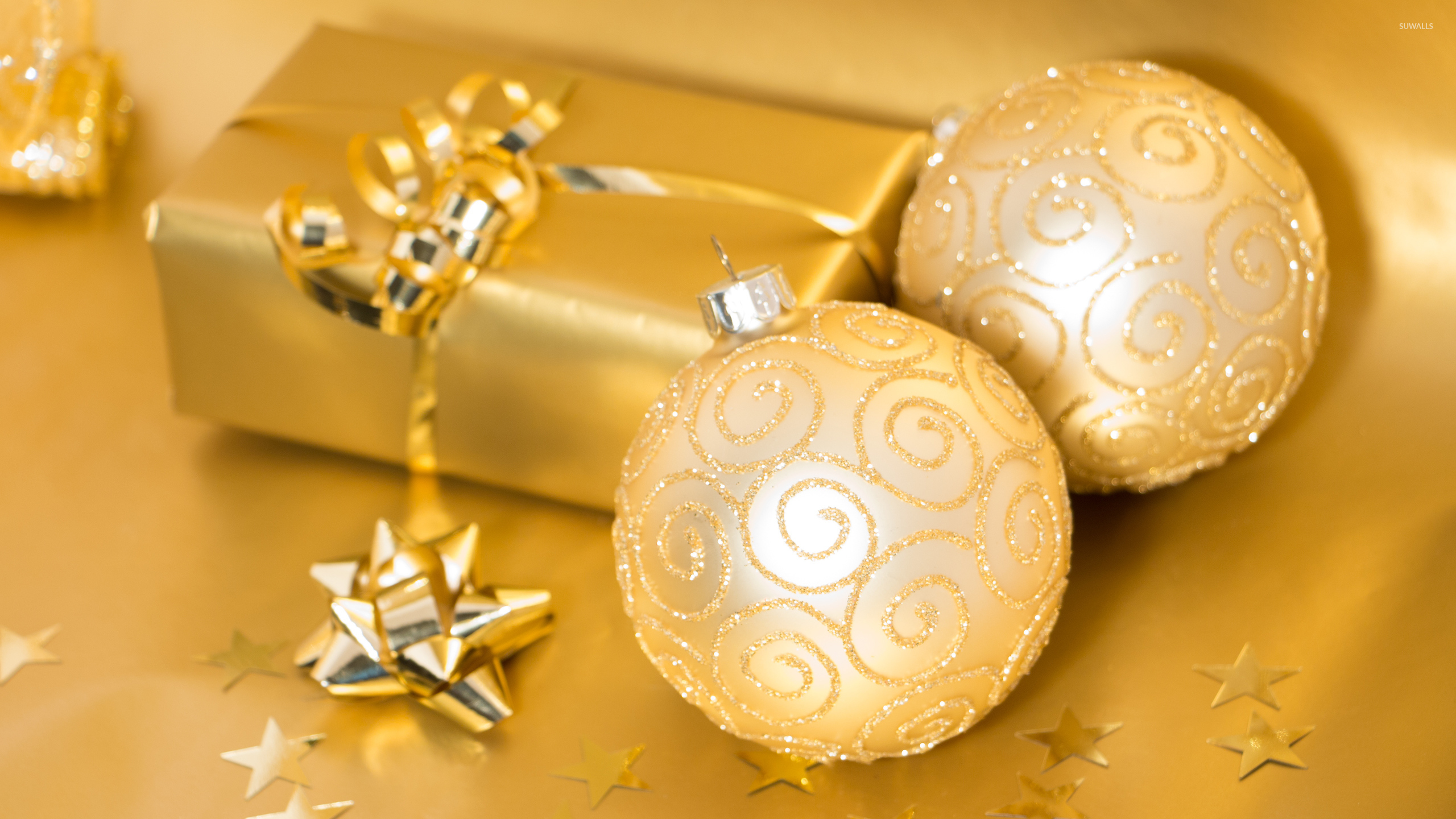 Golden ornaments and present wallpaper - Holiday wallpapers - #51440
