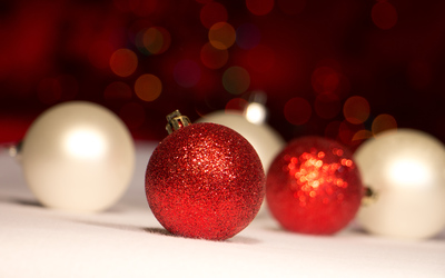Red and white baubles wallpaper - Holiday wallpapers - #51543