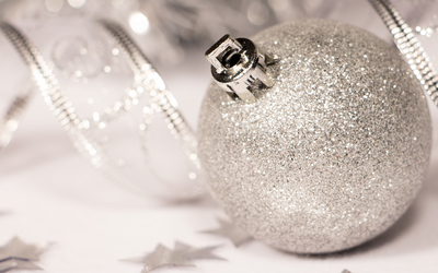 Silver sparkly Christmas bauble wallpaper