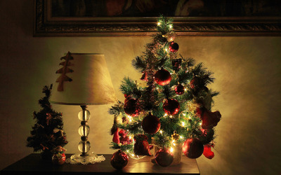 Small Christmas tree wallpaper