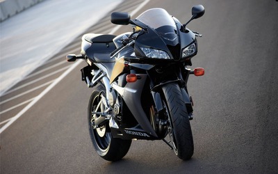 Honda CBR600RR front view on the road Wallpaper
