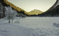 Frozen mountain lake [2] wallpaper 1920x1200 jpg