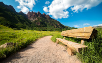 Log bench on the path to the mountains wallpaper 3840x2160 jpg