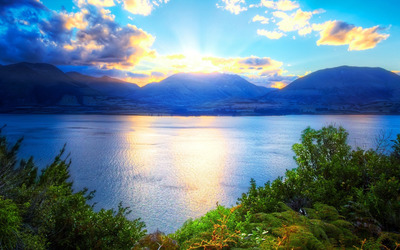 Sunrise behind the mountains [2] wallpaper