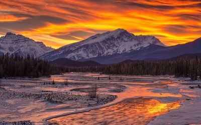 Winter sunset in the mountains wallpaper