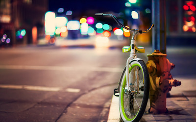 Bicycle on the city street wallpaper