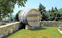 Big barrel in the garden wallpaper 1920x1080 jpg