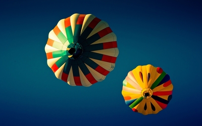 Colorful hot air balloons wallpaper
