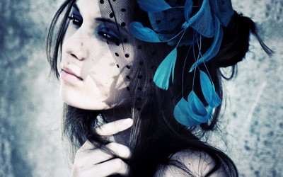 Girl with black and blue headpiece Wallpaper
