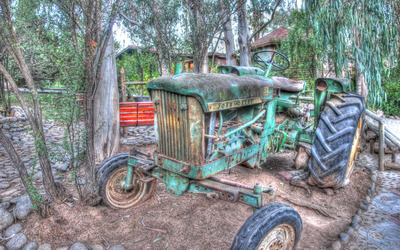Old tractor wallpaper