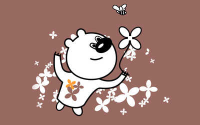 Bear with a bee wallpaper