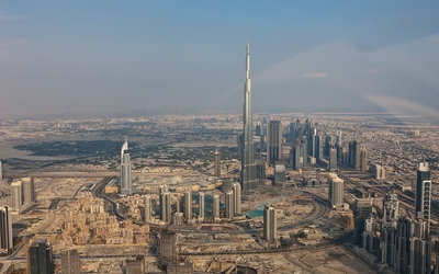 Burj Khalifa guarding Dubai Wallpaper