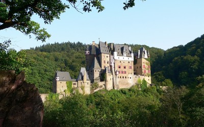 Eltz Castle wallpaper