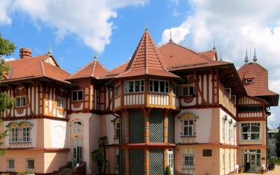 House in Lugachovice wallpaper