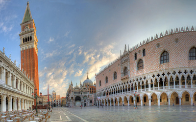 Sun rising above the Piazza San Marco Venice wallpaper