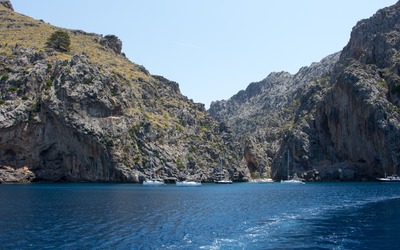 Yachts off the northern coast of Majorca wallpaper
